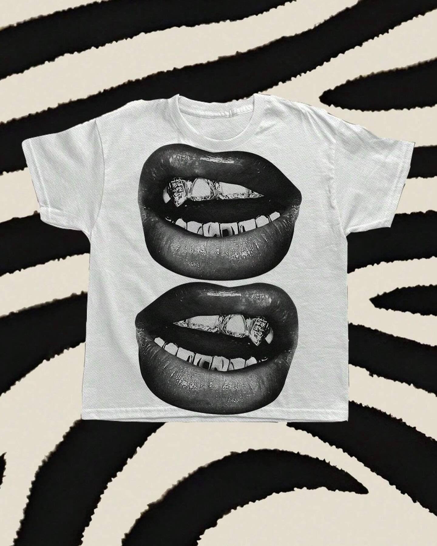 Oversized Graphic Lip Print Tee with Metallic Grill Design