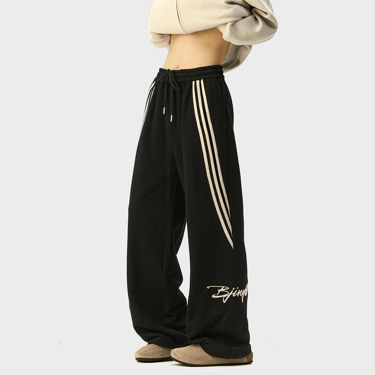 Wide-Leg Casual Sweatpants with Side Stripes and Drawstring Waist for Relaxed Everyday Comfort