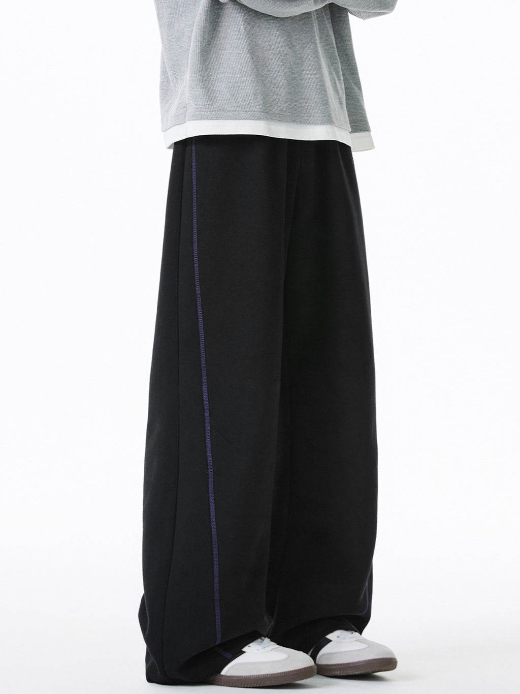Straight-Leg Loose-Fit Sweatpants with Contrast Stitching and Elastic Waist for Everyday Comfort
