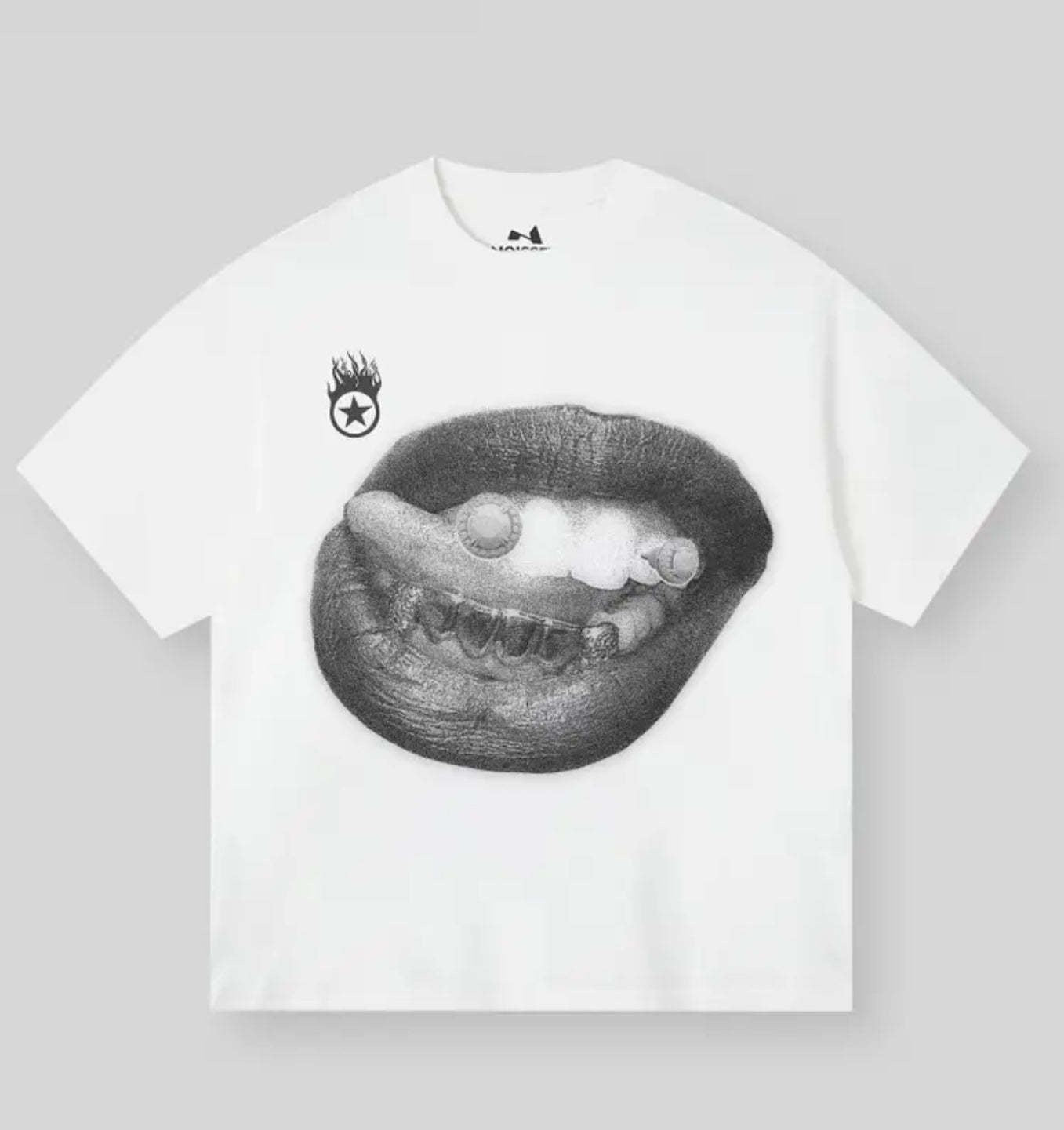Oversized Graphic Lip Print Tee with Metallic Grill Design