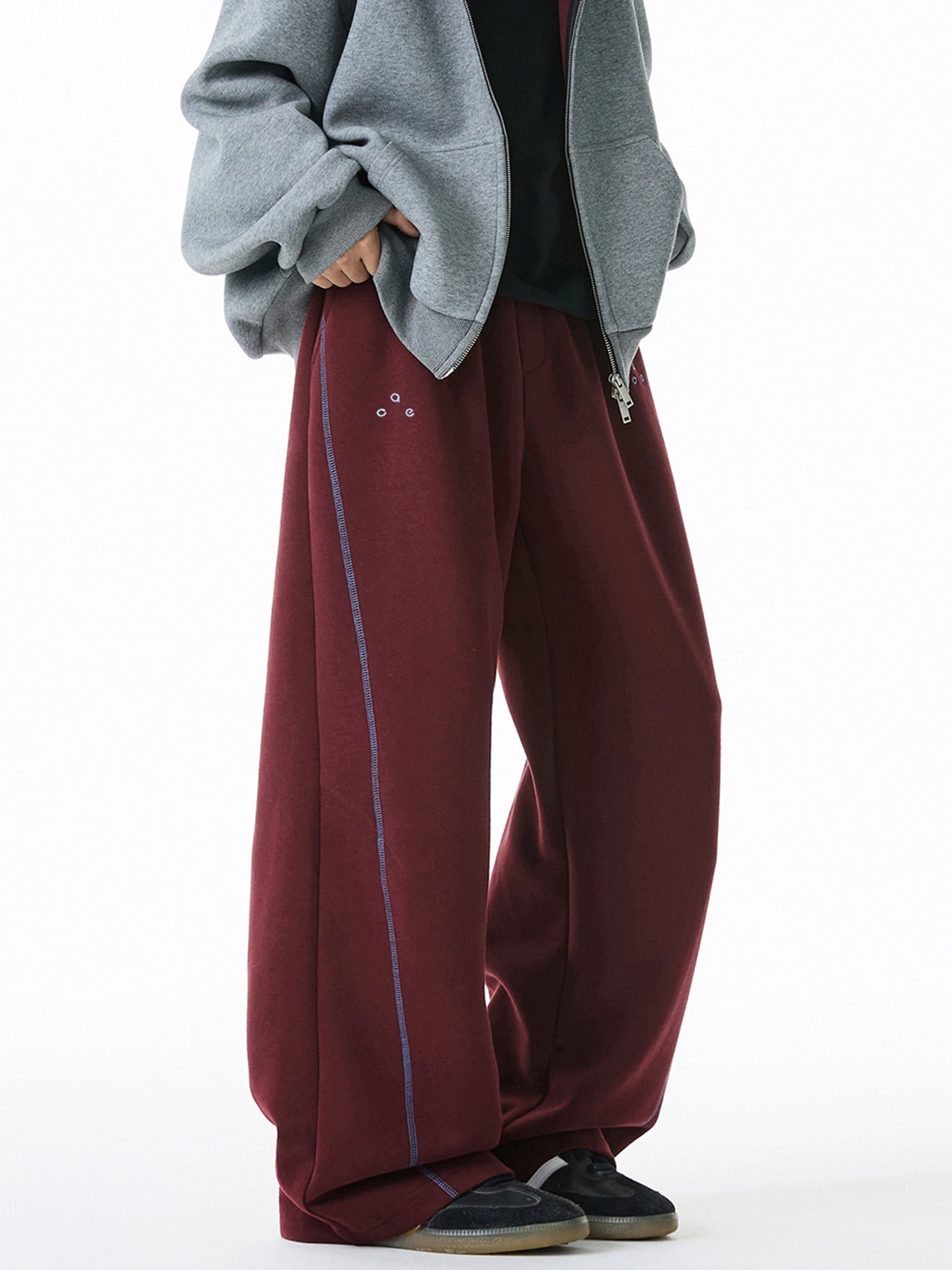Straight-Leg Loose-Fit Sweatpants with Contrast Stitching and Elastic Waist for Everyday Comfort