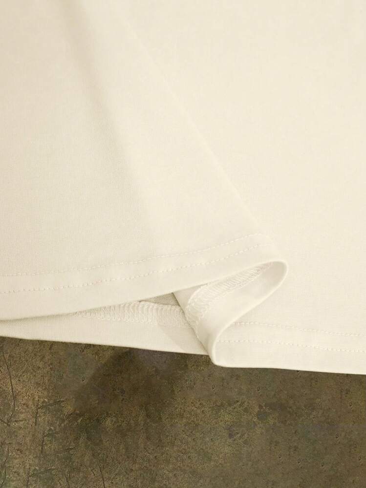 Graphic Lip Print Tee with Gold Grills ? Casual Streetwear T-Shirt