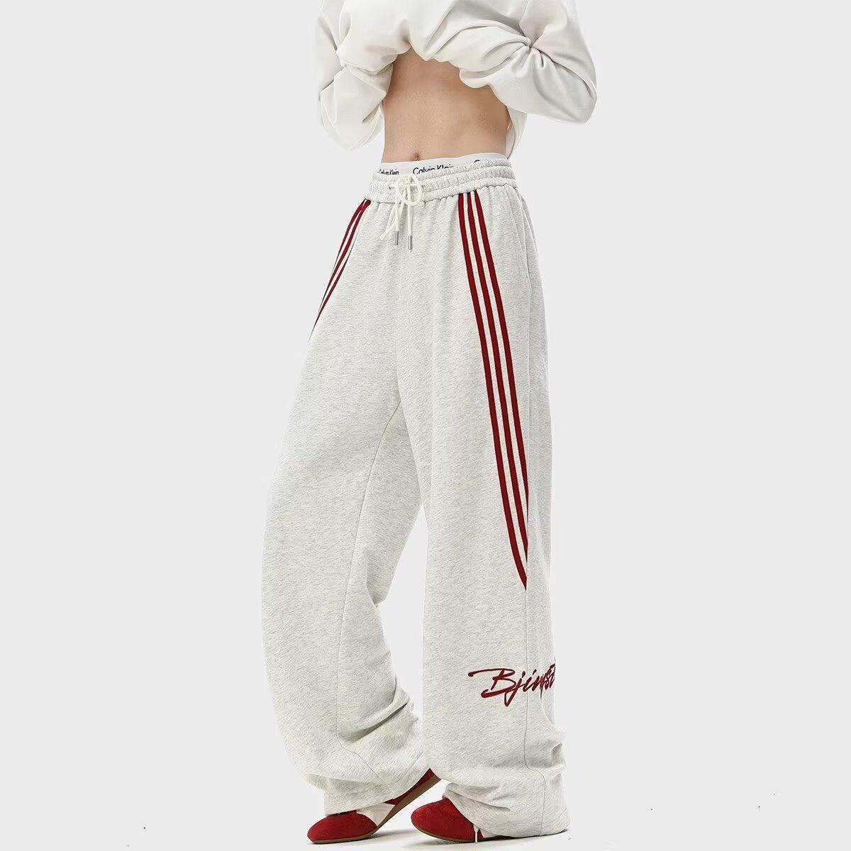 Wide-Leg Casual Sweatpants with Side Stripes and Drawstring Waist for Relaxed Everyday Comfort