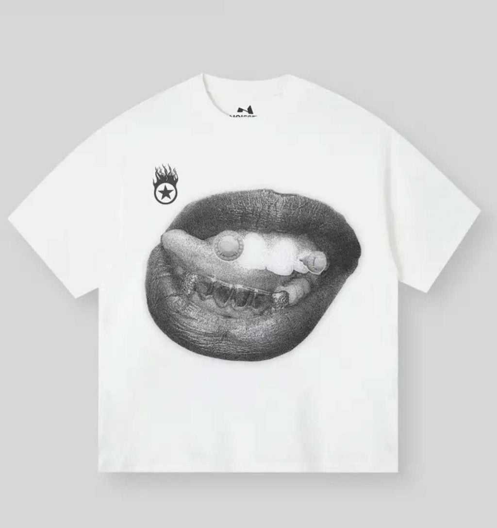 Oversized Graphic Lip Print Tee with Metallic Grill Design