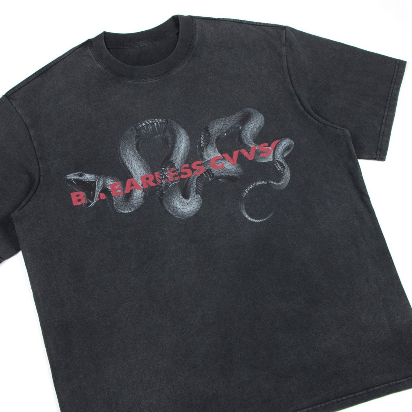 Vintage Python Graphic T-Shirt with Washed Finish and Loose Fit Streetwear-Inspired Design